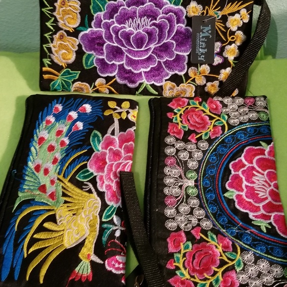 Embroidered wristlet - Picture 1 of 6